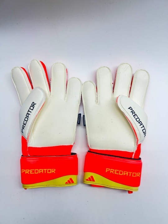 Детские вратарские перчатки Adidas Predator Match IQ4036