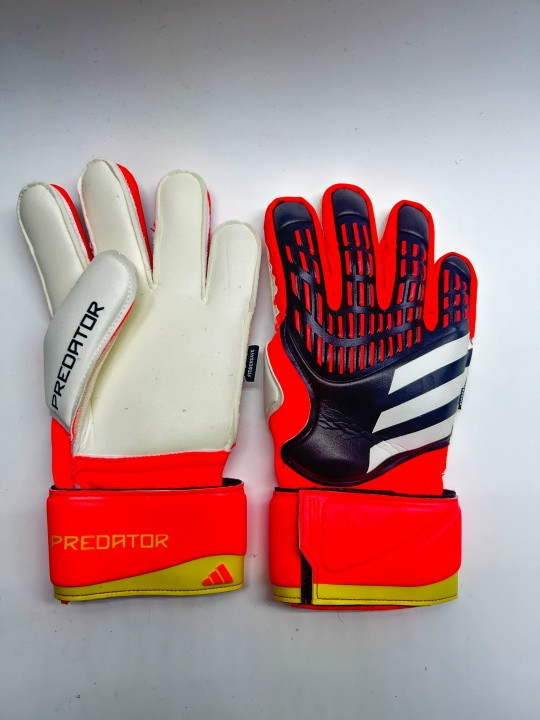 Детские вратарские перчатки Adidas Predator Match IQ4036