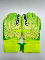 Вратарские перчатки Reusch
