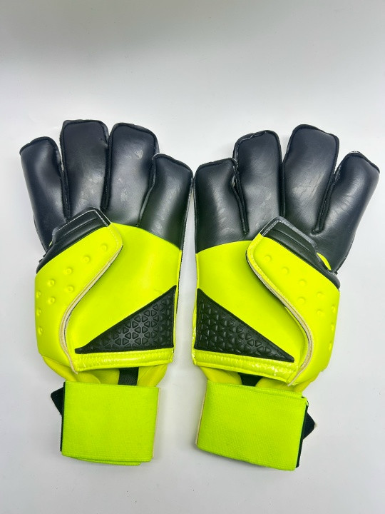 Вратарские перчатки Adidas Predator Zones Fingersave Allround